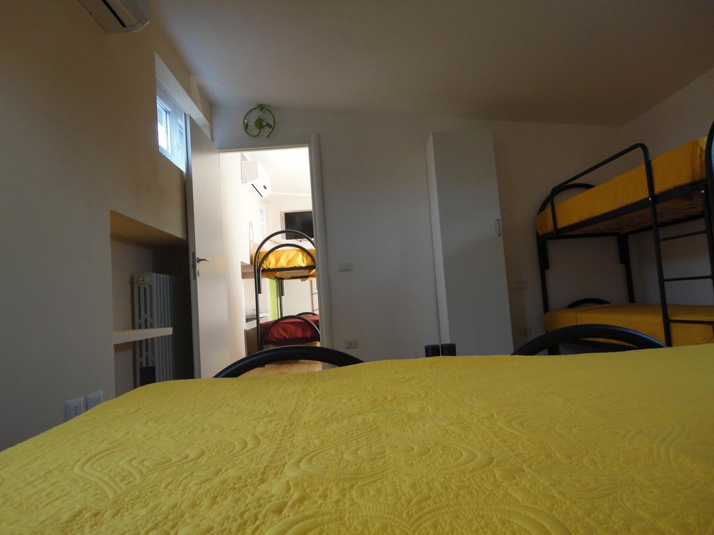 ปาเวีย ออสเตลโล Hostel ภายนอก รูปภาพ