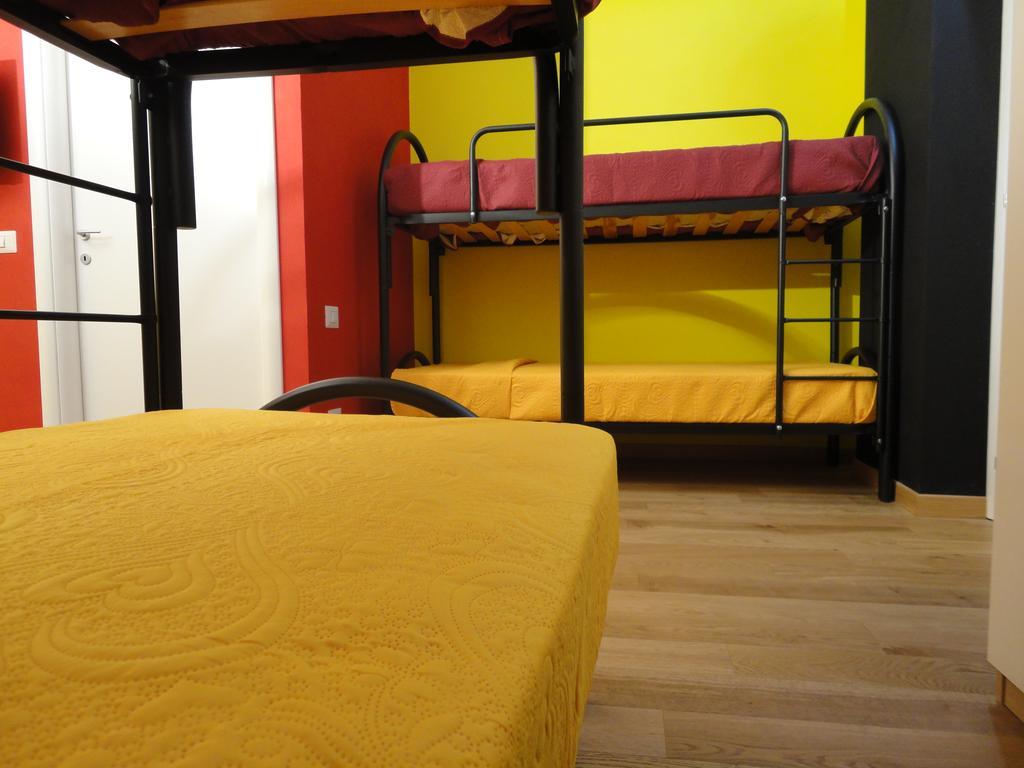 ปาเวีย ออสเตลโล Hostel ภายนอก รูปภาพ