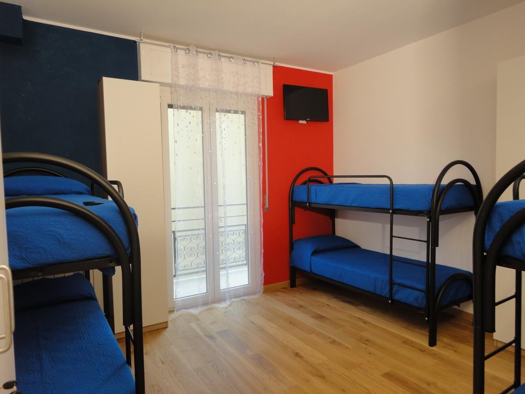 ปาเวีย ออสเตลโล Hostel ภายนอก รูปภาพ