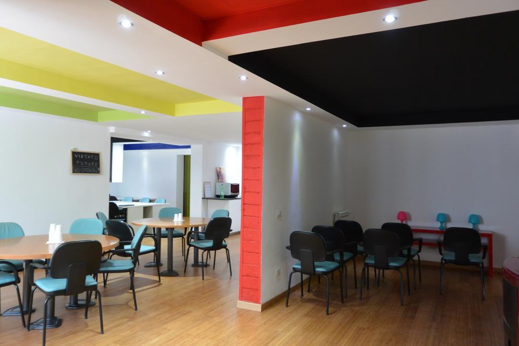 ปาเวีย ออสเตลโล Hostel ภายนอก รูปภาพ