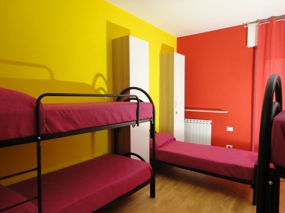 ปาเวีย ออสเตลโล Hostel ภายนอก รูปภาพ