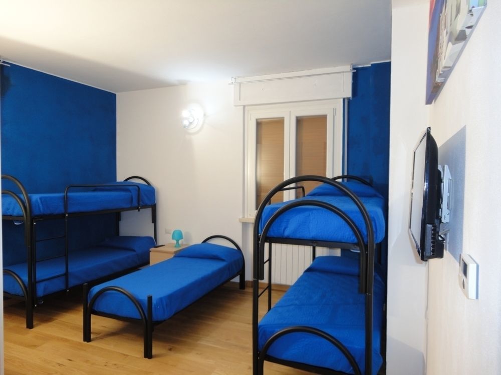 ปาเวีย ออสเตลโล Hostel ภายนอก รูปภาพ