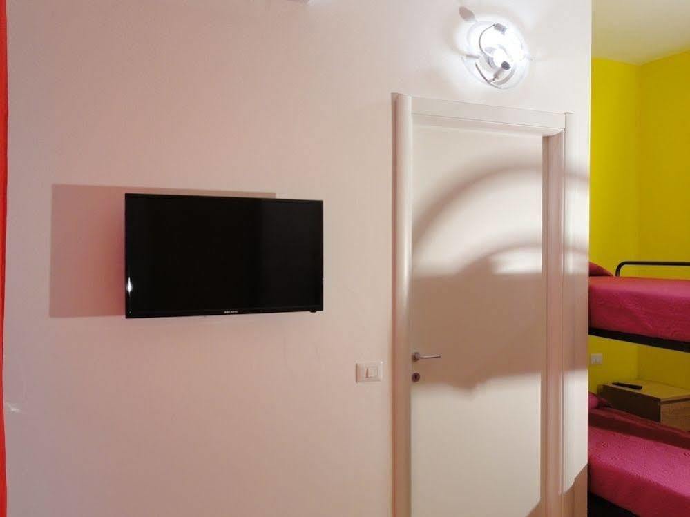 ปาเวีย ออสเตลโล Hostel ภายนอก รูปภาพ
