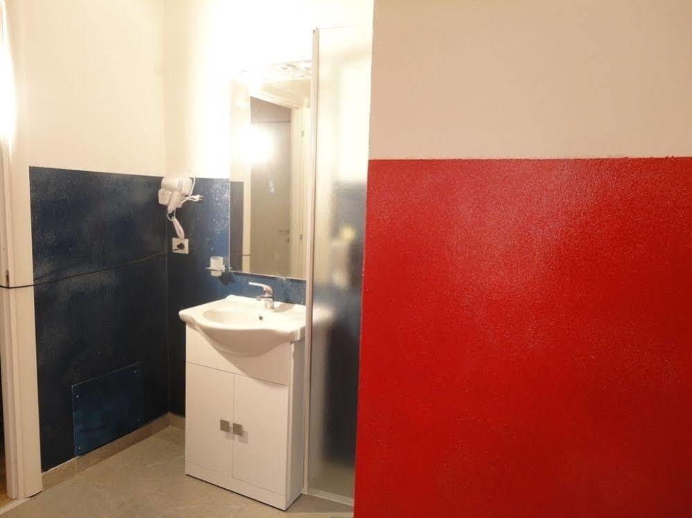 ปาเวีย ออสเตลโล Hostel ภายนอก รูปภาพ
